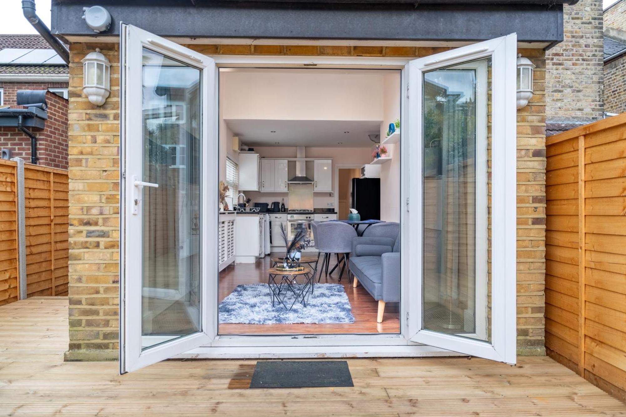 Beautiful 2 Bedroom With Private Garden In Wimbledon - Minutes From Central Лондон Экстерьер фото